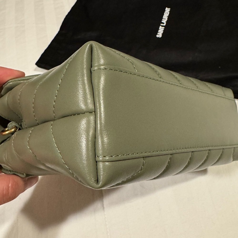 Yves Saint Laurent Green Quilted Leather Bag - Picture 8 of 10